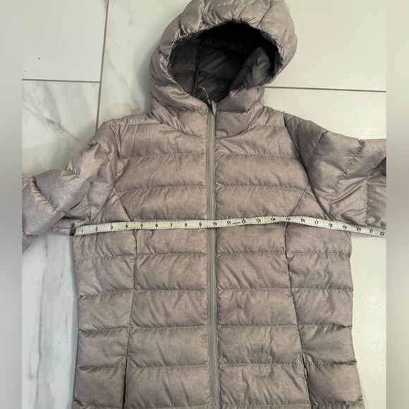 Eddie Bauer Packable Silver Puffer Jacket - Size Small - Picture 5 of 12